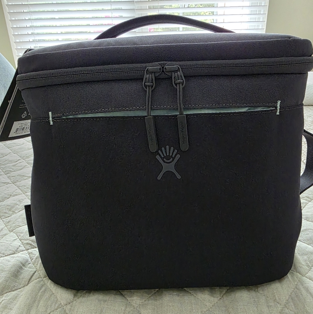 Hydro Flask Black Lunch/Cooler Bag 8 Liters